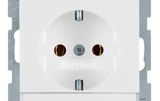BERKER shuttered SCHUKO socket Q.1/Q.3 