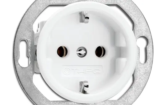 THPG SCHUKO socket porcelain 