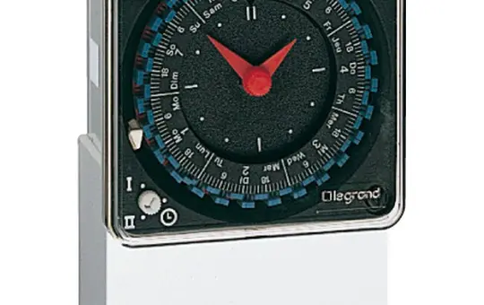 LEGRAND 49750 Horloge d'encastrement analogique MaxiRex Moteur synchrone | blanc
