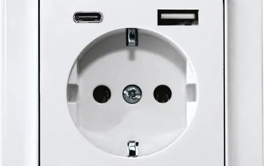 ELTAKO 30055901 Protective Contact Socket with USB-A and USB-C | polar white glossy