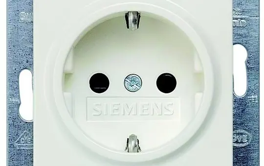 SIEMENS 5UB1518 SCHUKO socket Delta i-system Touch protection | pure white