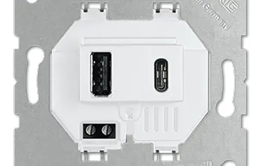 JUNG USB15CAWW USB charger 15W, USB-A & USB-C | alpine white