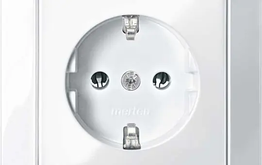 MERTEN MEG2301-1019 SCHUKO socket complete 1-M 1-fold | polar white glossy