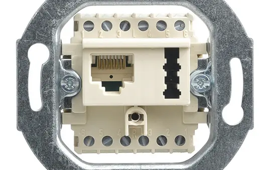 BUSCH-JAEGER UAE8(6)TAE6F+N ISDN/telephone connection box standard
