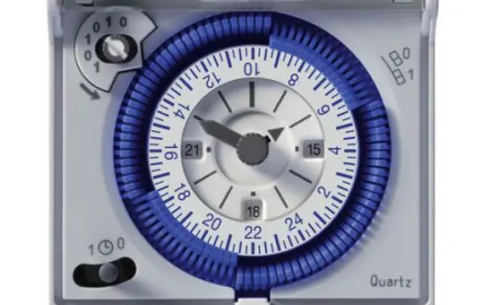 THEBEN SUL 181 d Analogue daily timer Changer, with power reserve